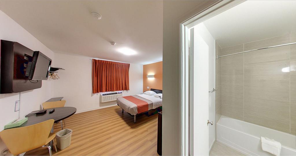 Motel 6-Sudbury, On 2*