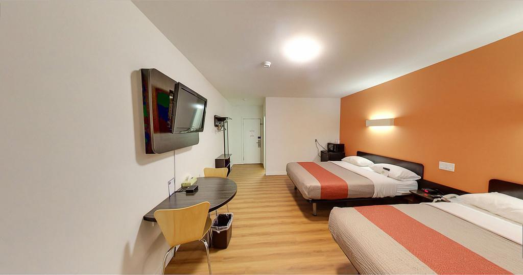 Motel 6-Sudbury, On 2*