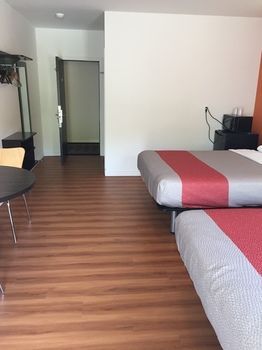 Motel 6-Sudbury, On 2*
