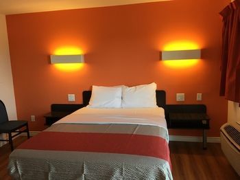 Motel 6-Sudbury, On 2*