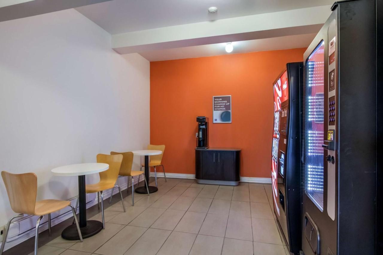 Motel 6-Sudbury, On 2*