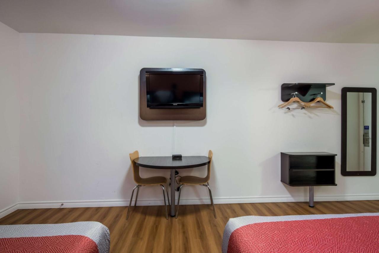Hotel Motel 6-Sudbury, On Sudbury