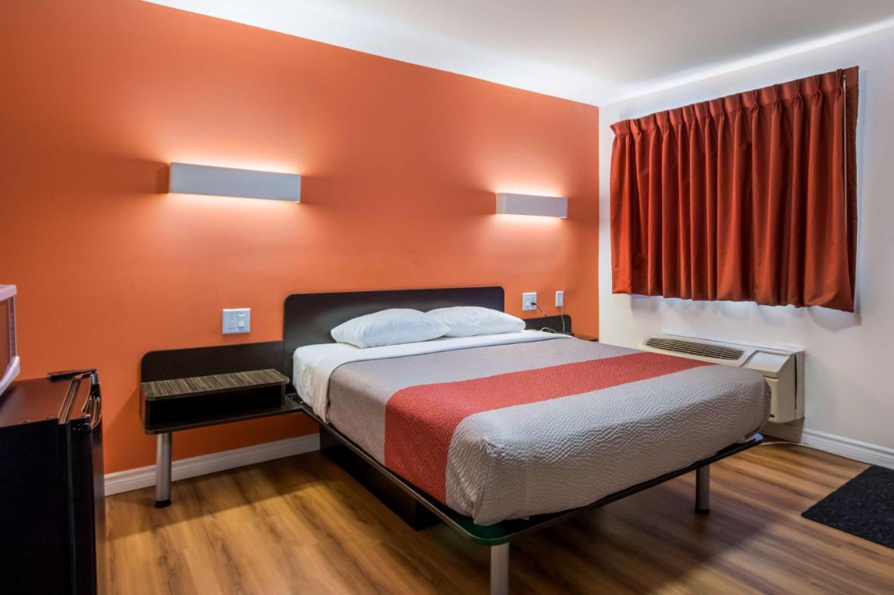 Motel 6-Sudbury, On Hotel